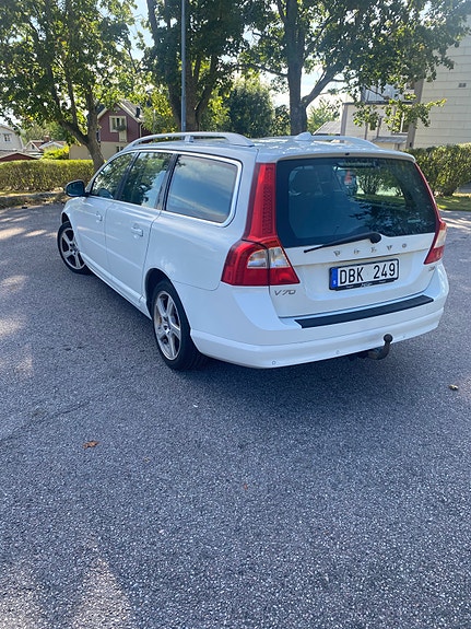Volvo V70 8 of 10