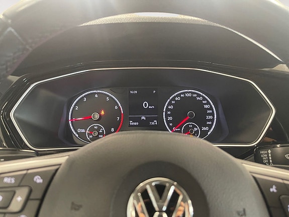 Volkswagen T-Cross 13 of 26