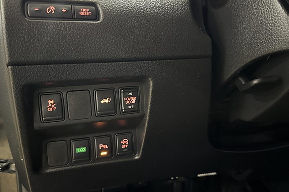 Nissan X-Trail 10 of 15