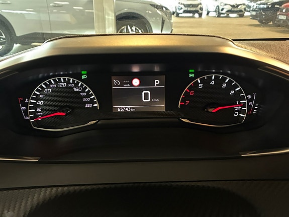 Peugeot 208 14 of 19