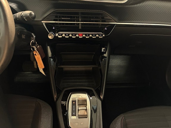 Peugeot 208 12 of 19