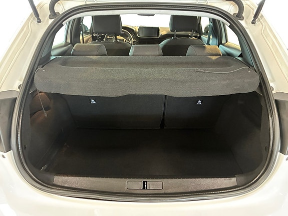 Peugeot 208 18 of 19