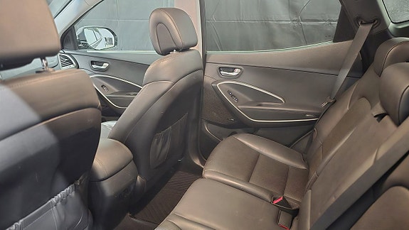 Hyundai Santa Fe 12 of 30