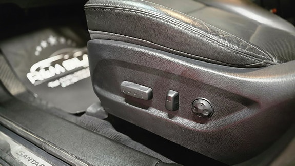 Hyundai Santa Fe 29 of 30