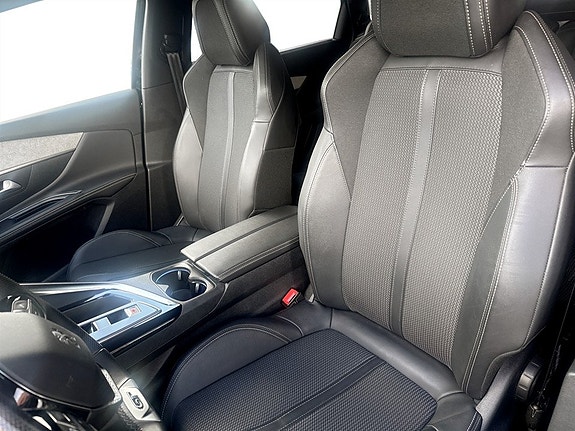 Peugeot 5008 5 of 14