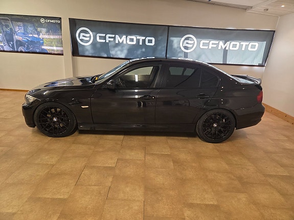 BMW 335i 3 of 11