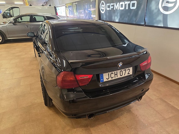 BMW 335i 4 of 11