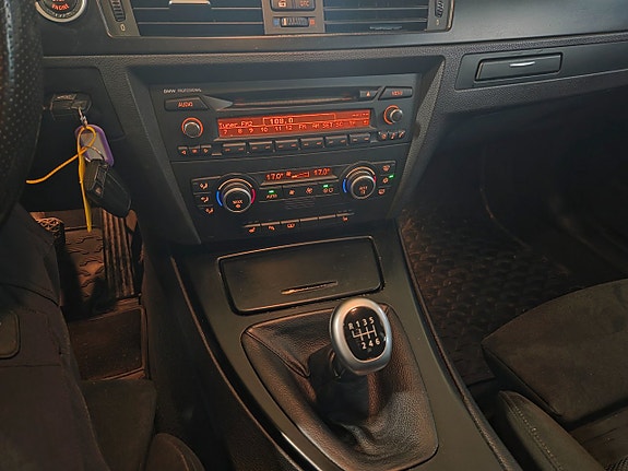 BMW 335i 7 of 11