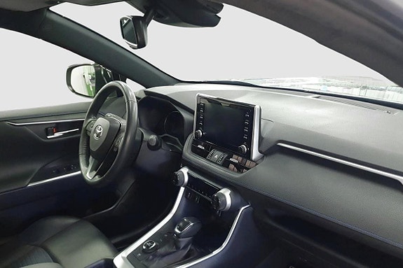 Toyota RAV4 6 of 11