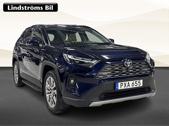 Toyota RAV4 3 of 24