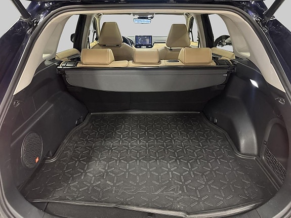 Toyota RAV4 13 of 24