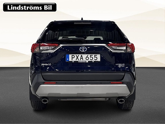 Toyota RAV4 8 of 24