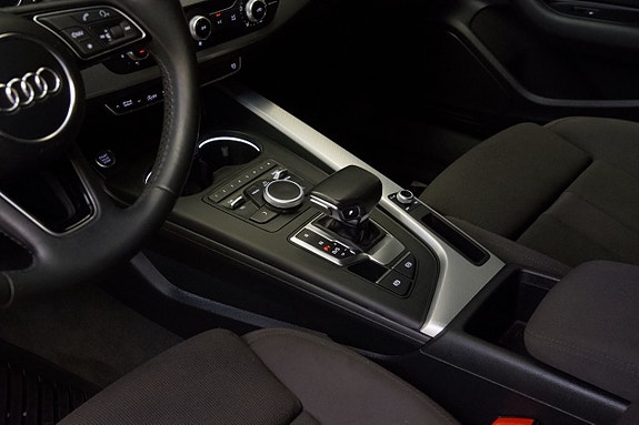 Audi A4 13 of 16