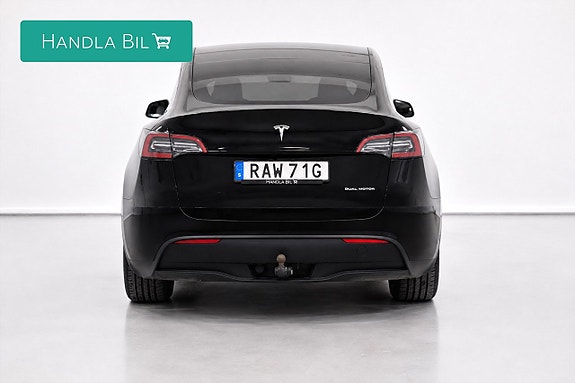 Tesla Model Y 5 of 13