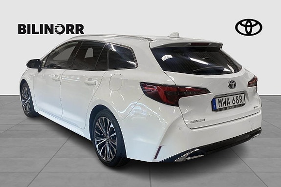Toyota Corolla 4 of 12