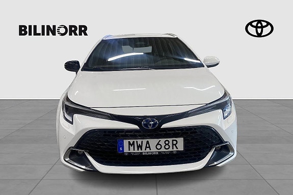 Toyota Corolla 3 of 12