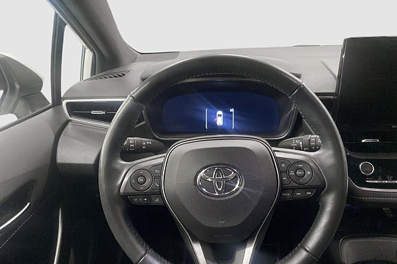 Toyota Corolla 8 of 12