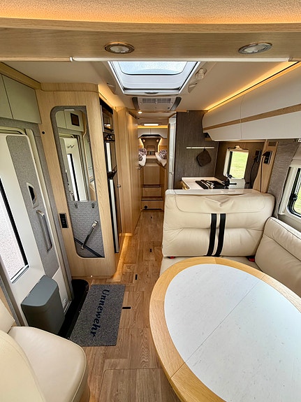 Hymer B 780 9 of 18