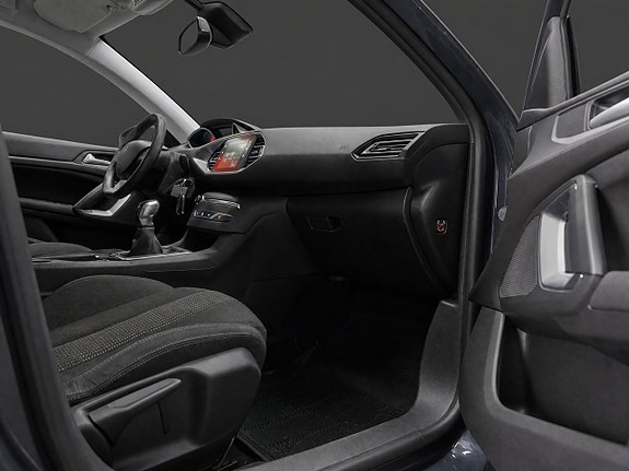 Peugeot 308 SW 15 of 17