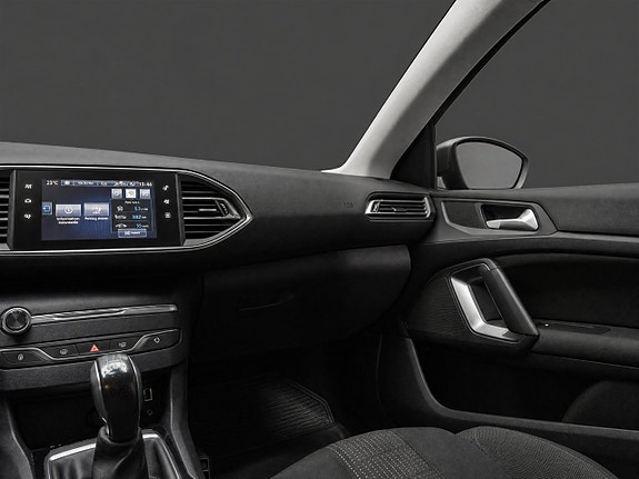 Peugeot 308 SW 14 of 17