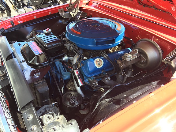 Ford Galaxie 4 of 7