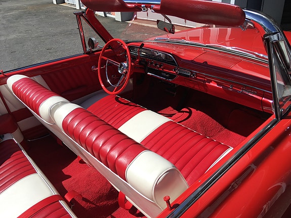 Ford Galaxie 5 of 7