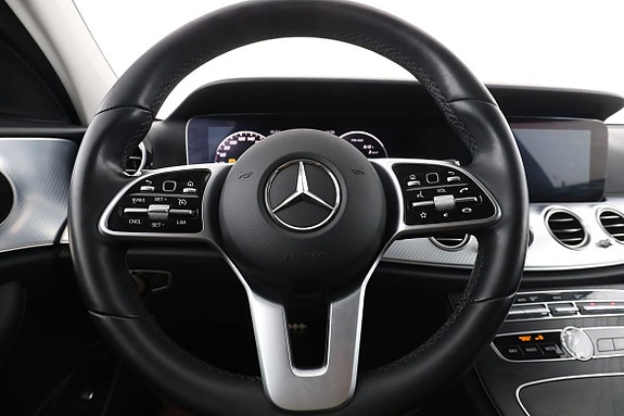 Mercedes-Benz E200 19 of 30