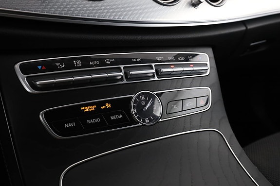 Mercedes-Benz E200 24 of 30