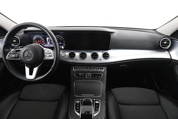 Mercedes-Benz E200 13 of 30