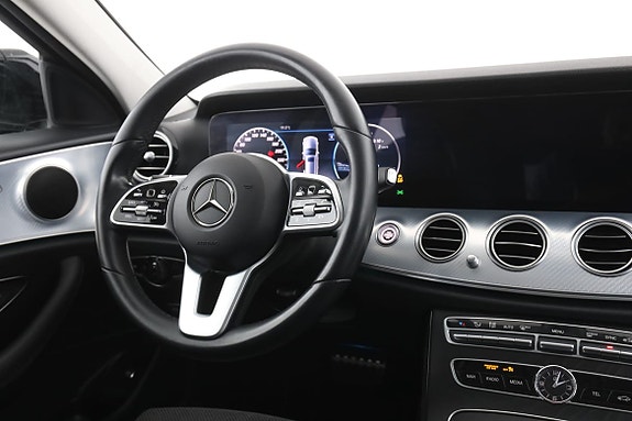 Mercedes-Benz E200 14 of 30
