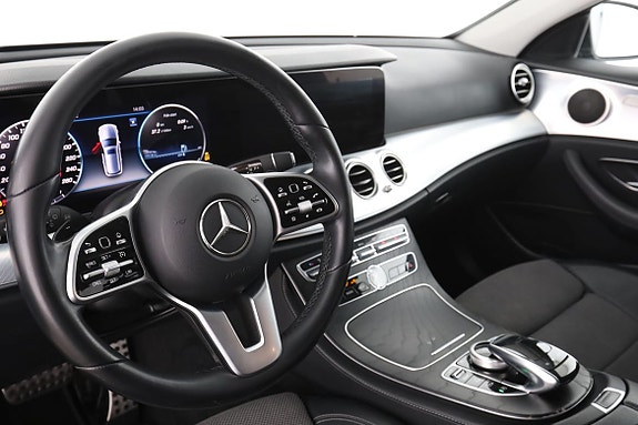 Mercedes-Benz E200 12 of 30