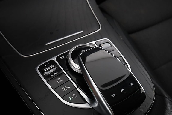 Mercedes-Benz E200 25 of 30