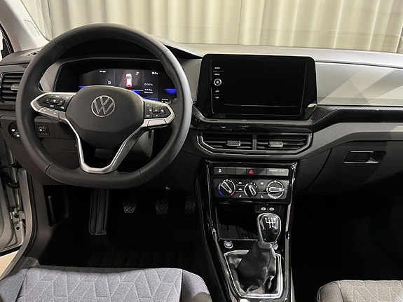 Volkswagen T-Cross 11 of 15