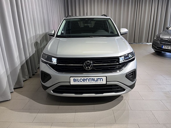 Volkswagen T-Cross 2 of 15