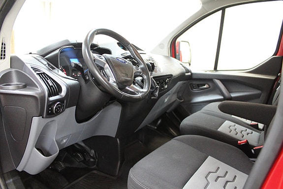 Ford Transit Custom 9 of 13