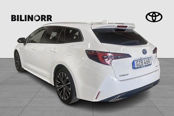 Toyota Corolla 3 of 12