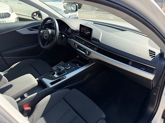 Audi A4 9 of 20