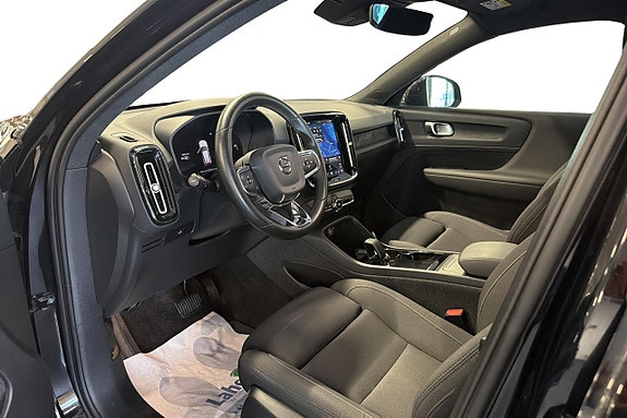 Volvo XC40 11 of 25
