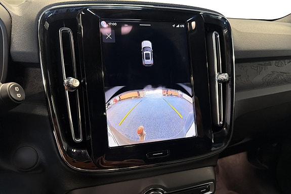 Volvo XC40 19 of 25