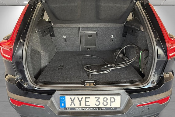 Volvo XC40 10 of 25