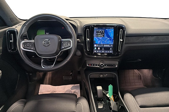 Volvo XC40 14 of 25