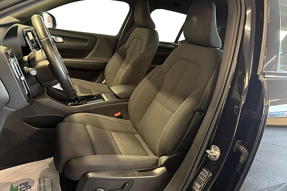 Volvo XC40 13 of 25