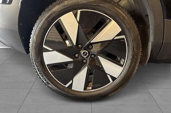 Volvo XC40 9 of 25