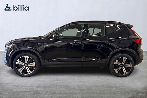 Volvo XC40 3 of 22