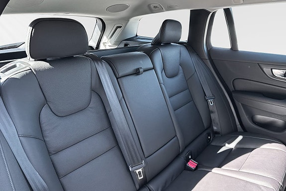 Volvo V60 11 of 15