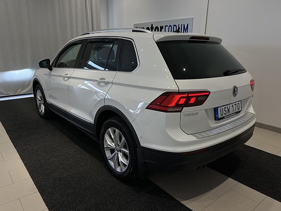 Volkswagen Tiguan 3 of 20