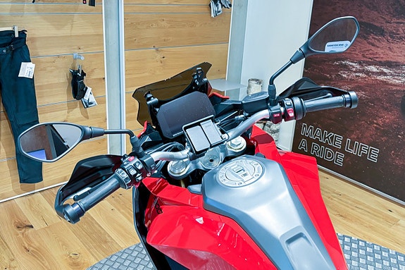 BMW F 900 XR |Nyservad|Endast 393 mil|SE SPEC & BILDER| 7 of 10