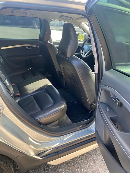 Volvo XC70 11 of 14