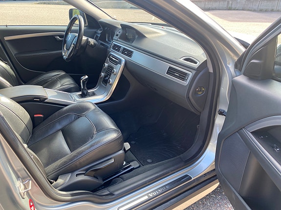 Volvo XC70 9 of 14