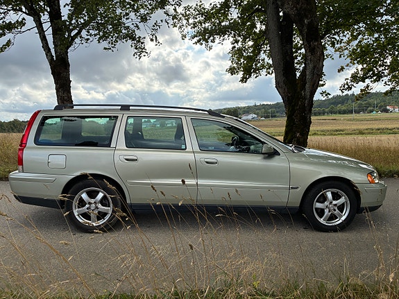 Volvo V70 6 of 15